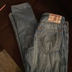 Barely used True Religion jeans size 32 skinny jeans. Jeans are my sons 5’10